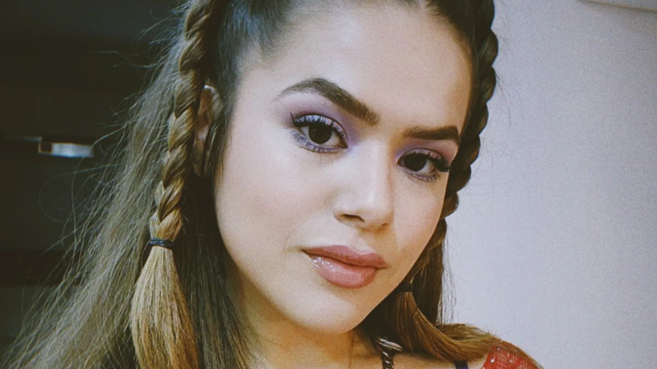 Maisa compartilha cliques com look all black e surpreende com a beleza: “Belíssima”