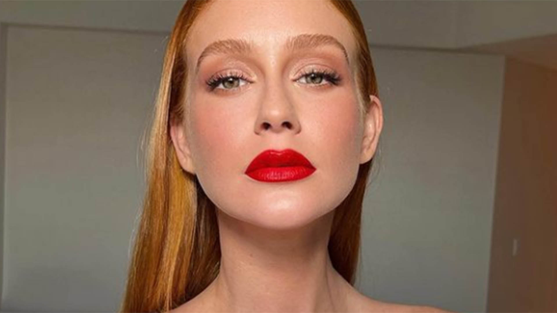 Marina Ruy Barbosa aposta no top decotado em novas fotos