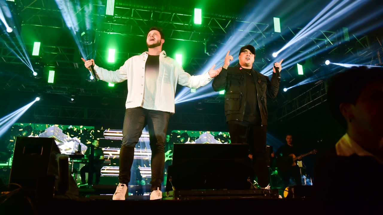 Matheus e Kauan se apresentam em São Paulo com show marcado por participações especiais