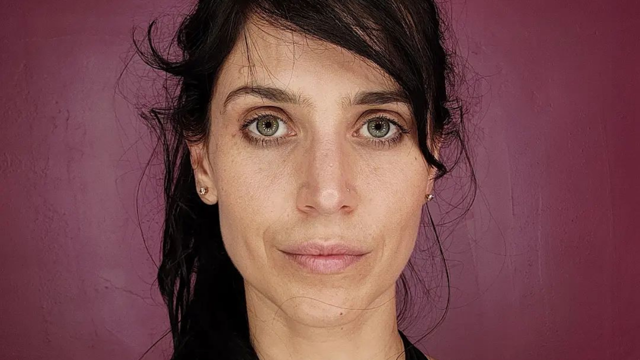 Mel Lisboa surge caracterizada como Rita Lee e dispara: ”Saudades de um tempo que vai voltar”