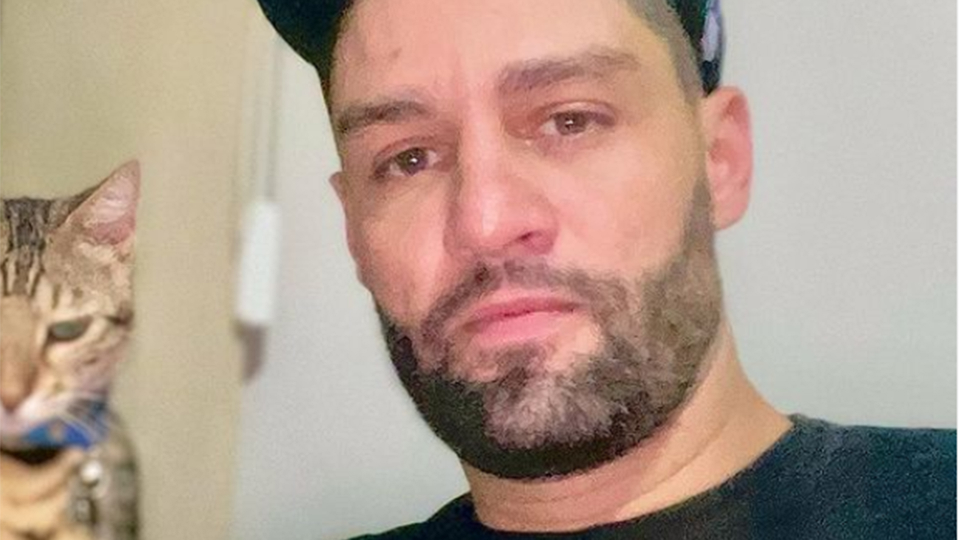 Sertanejo Munhoz anuncia fim do namoro e rebate críticas: ‘Eu sei cuidar da minha vida’