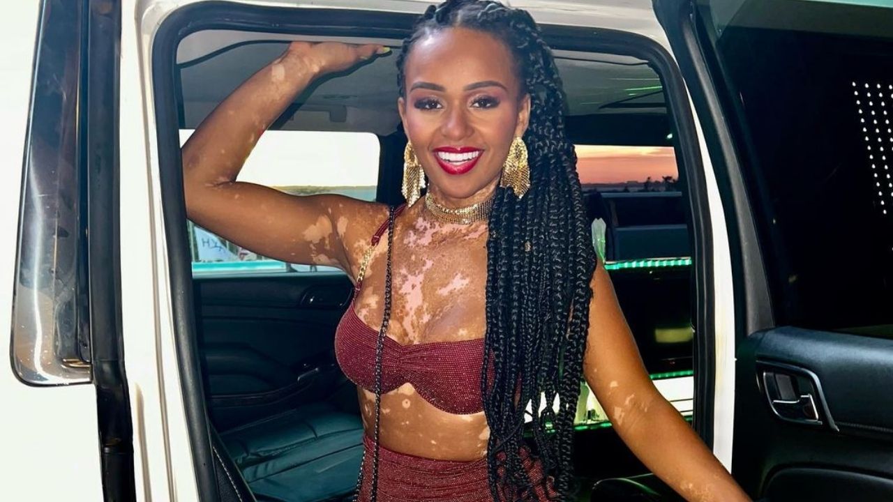 Ex-BBB Natália Deodato curte noitada em Cancún