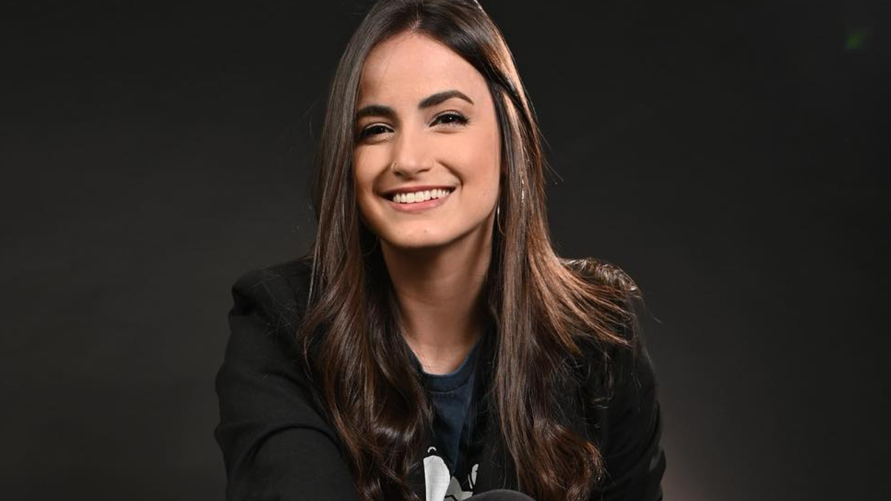 Mari Palma compartilha registros durante sua aula de circo e impressiona os internautas