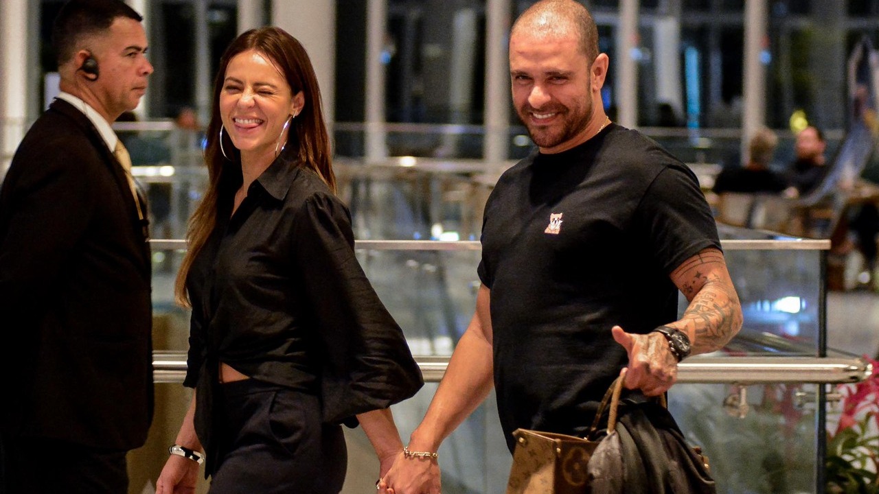Paolla Oliveira e Diogo Nogueira são flagrados aos beijos e dão show de simpatia