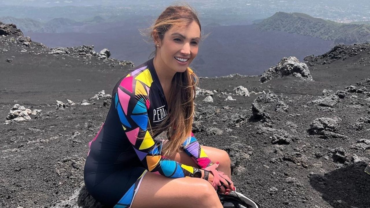 Patrícia Poeta faz percurso até o topo do Vulcão Etna de bicicleta: “Valeu o esforço”
