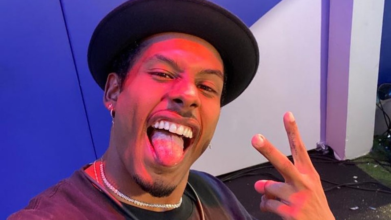 Foto de modelo aparece em rede social de Paulo André e ex-BBB avisa: “Insta hackeado”