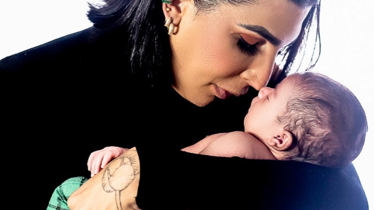 Pepita encanta ao mostrar ensaio newborn do filho, Lucca Antônio: ”Meu baby”