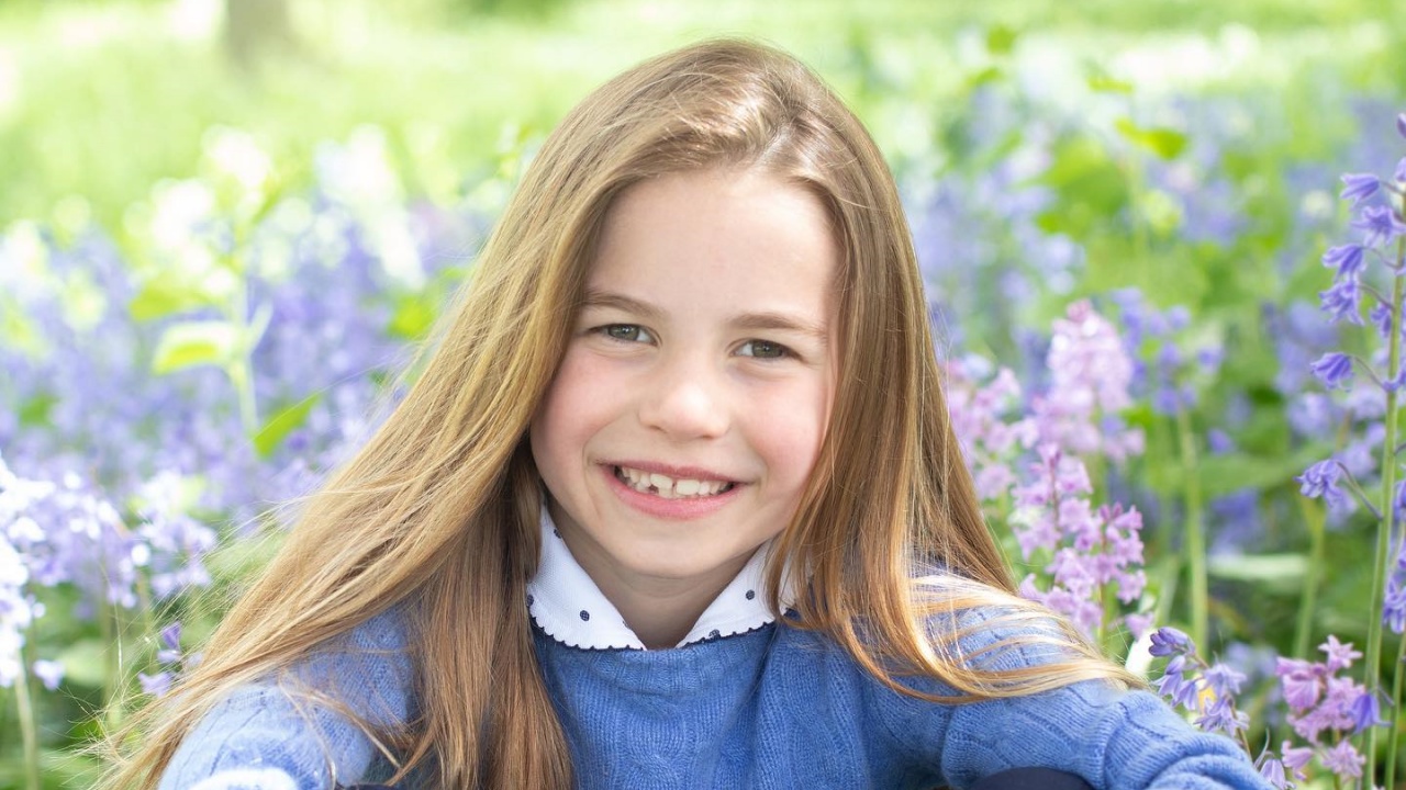 Duques de Cambridge celebram aniversário de 7 anos da Princesa Charlotte com fotos tiradas por Kate Middleton