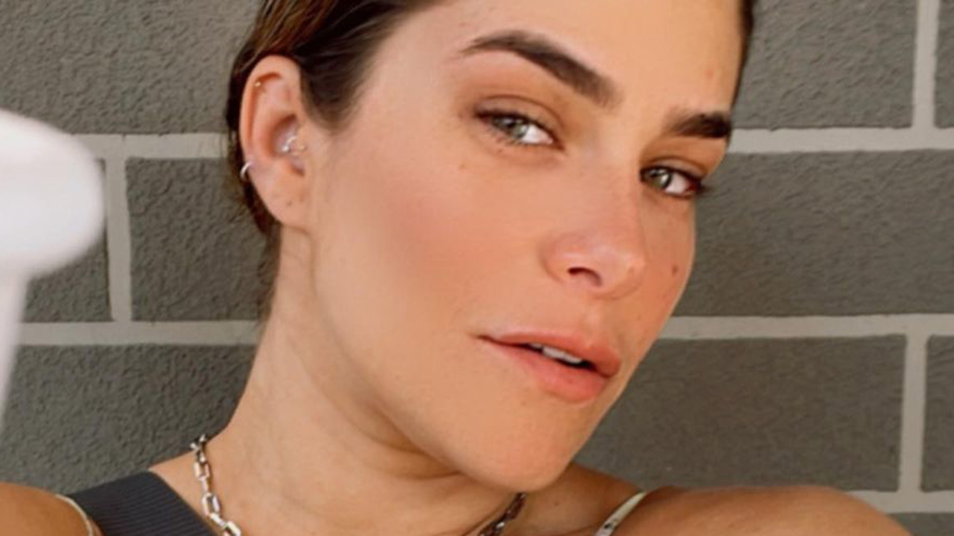 Priscila Fantin passa o dia no hospital e revela o que aconteceu