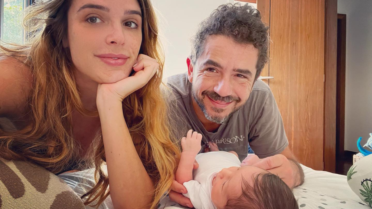 Rafa Brites flagra Felipe Andreoli chorando com Leon no colo e fala sobre paternidade: ”Homens não se permitem”