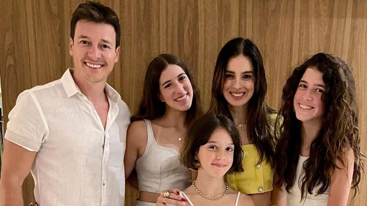 Rodrigo Faro brinca sobre ter apenas filhas: ”Não vai fazer um menino?”