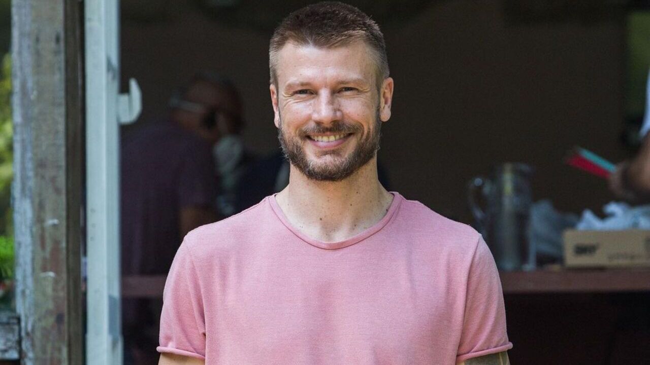 Rodrigo Hilbert impressiona com foto da juventude: ”Homem mais lindo do Brasil”
