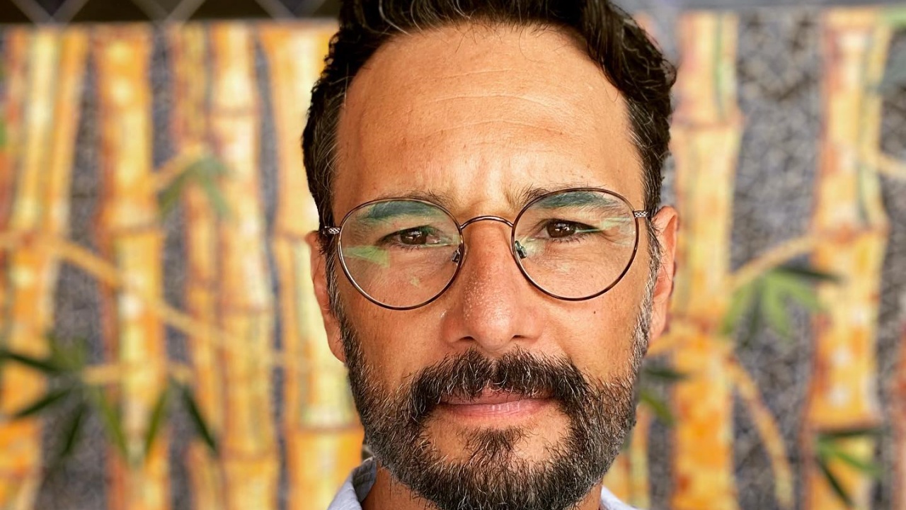 Rodrigo Santoro mostra bastidores do ‘Altas Horas’ ao lado de grandes artistas: “Encontro mais que especial”
