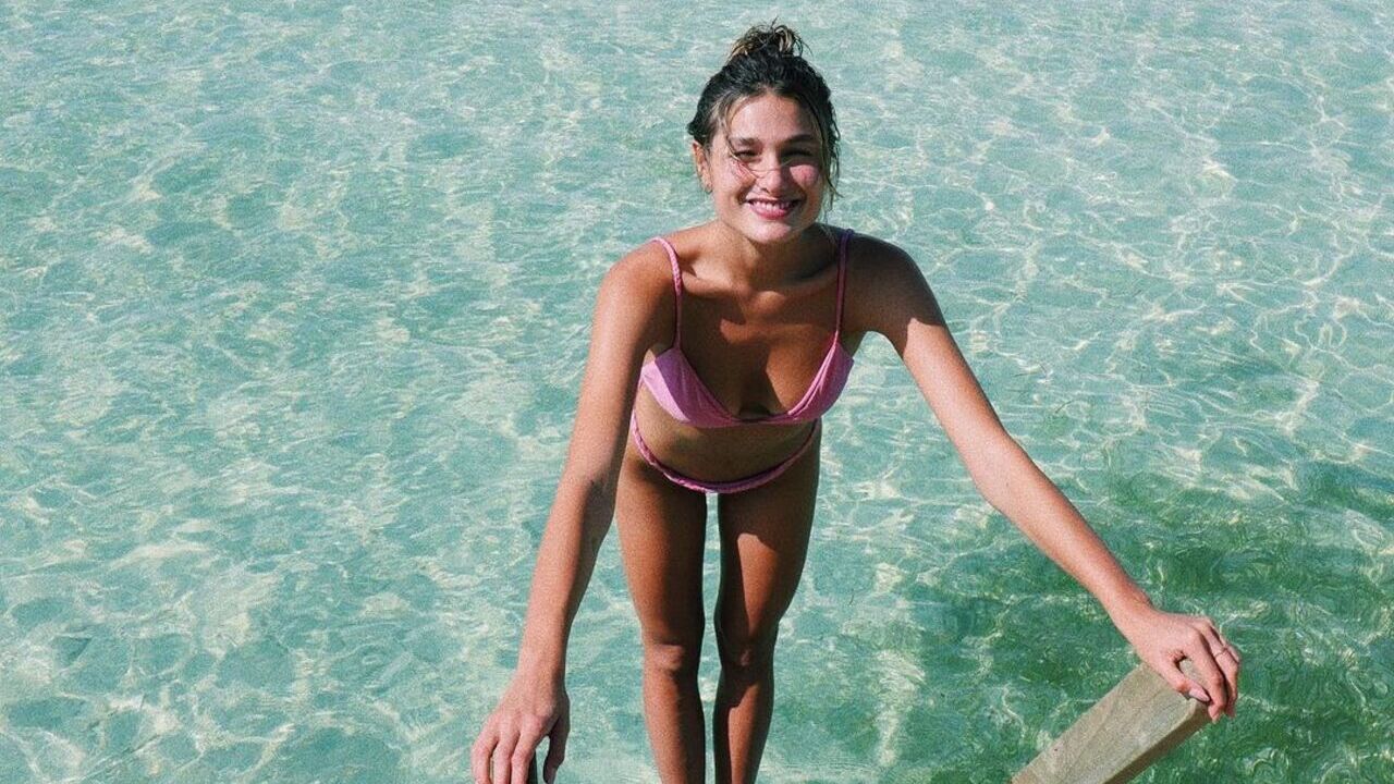 De biquíni, Sasha Meneghel supera paisagem paradisíaca e se destaca: ”Que perfeita”