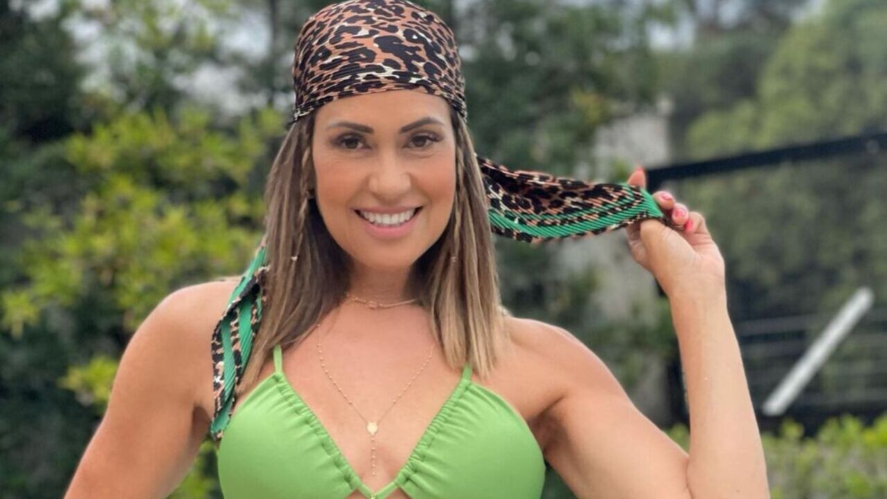 Solange Frazão impressiona ao comparar foto de 1998 com atual: ”Incrivelmente melhor”