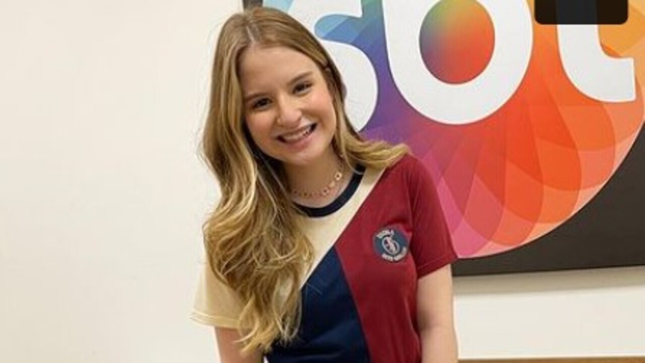 Após cirurgia, Sophia Valverde retorna às gravações de Poliana Moça