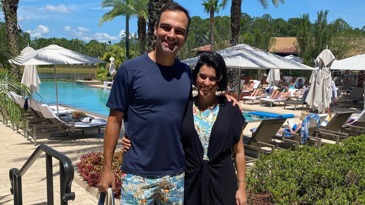 Tadeu Schmidt comemora 24 anos ao lado da esposa Ana Cristina