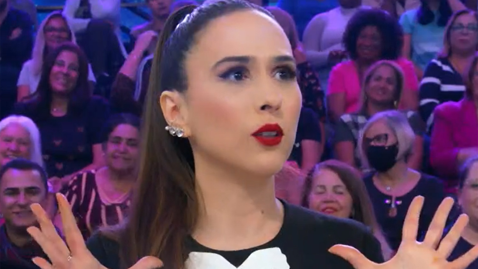 Tatá Werneck aposta em look grifado para participação no ‘Domingão’