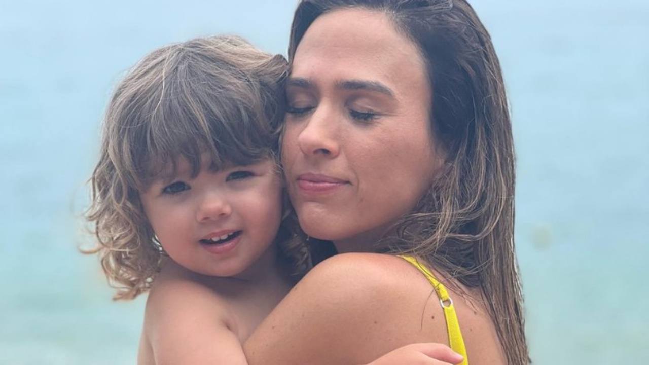 Tatá Werneck divide momento especial com a filha no ‘Dia das Mães’