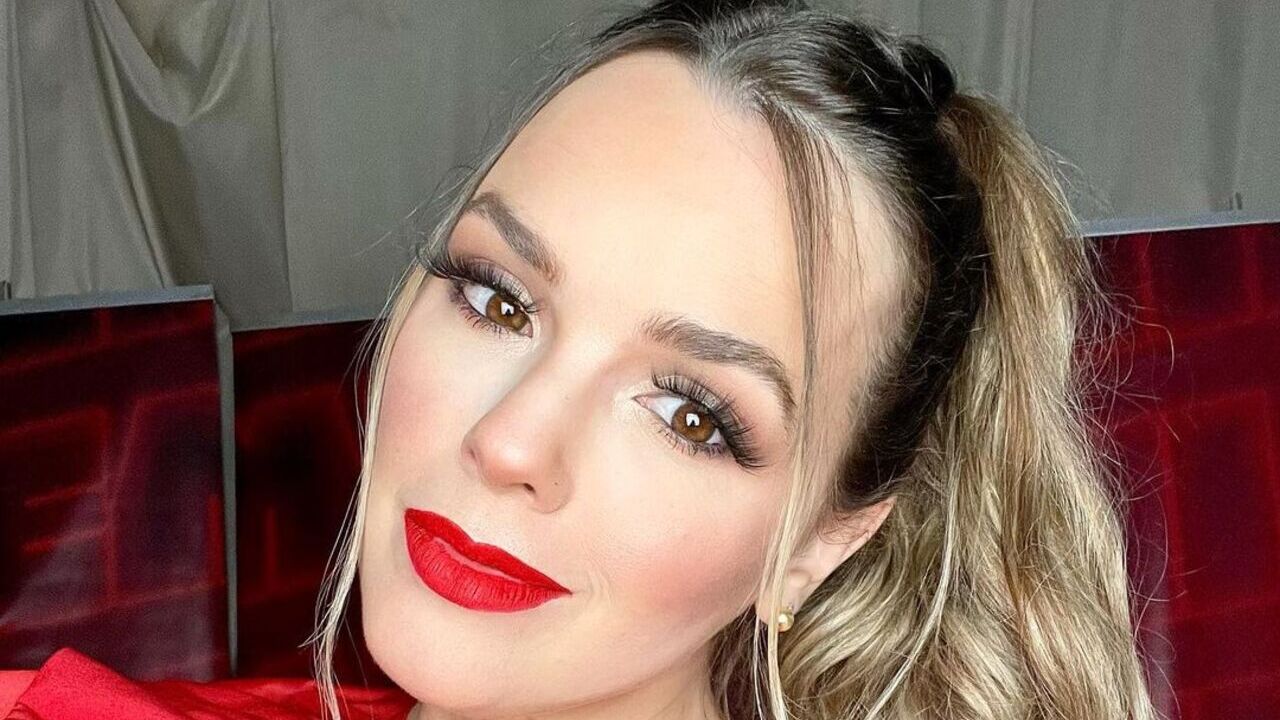 Thaeme Mariôto faz foto encantadora com a caçula: ”Que perfeição”