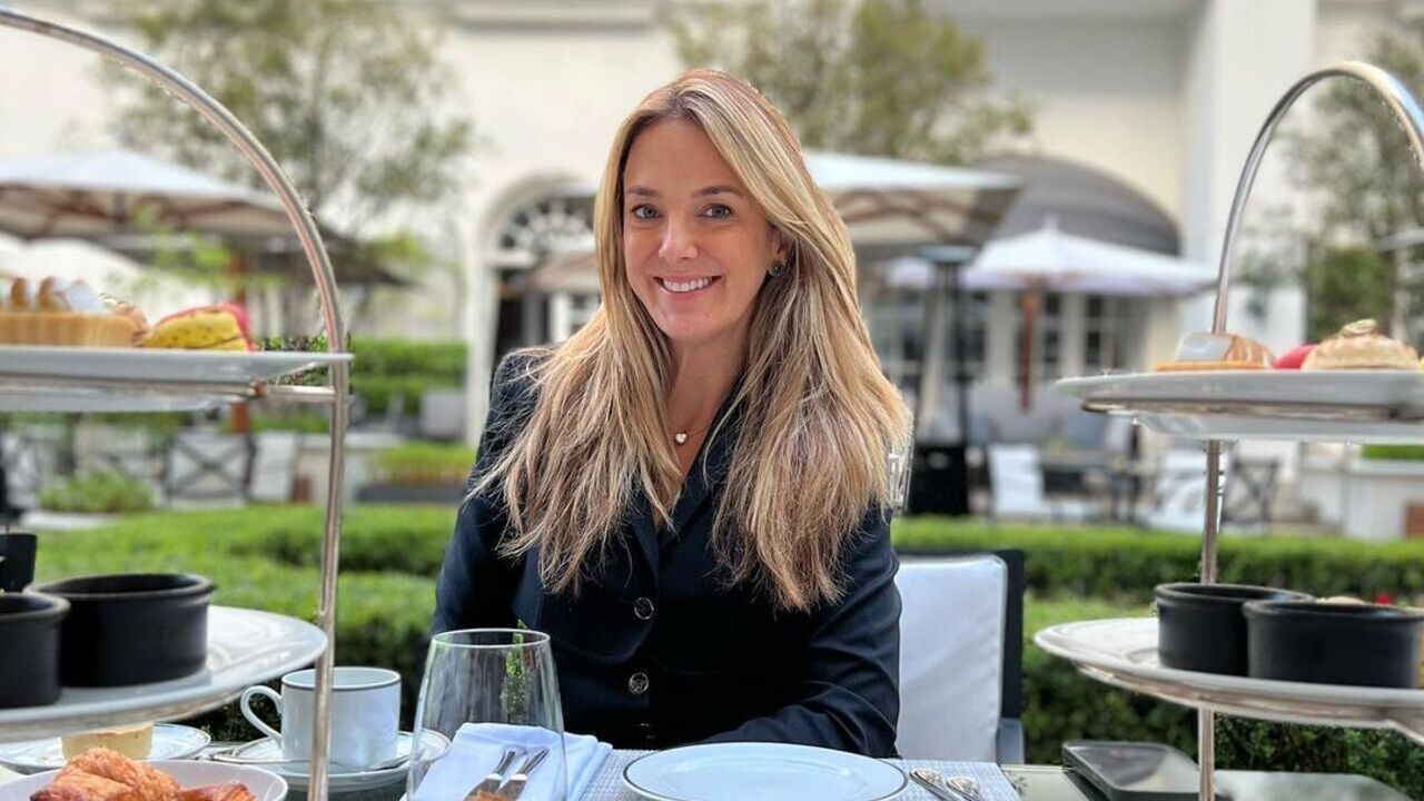 Em dia de folga, Ticiane Pinheiro tem chá da tarde luxuoso com a filha