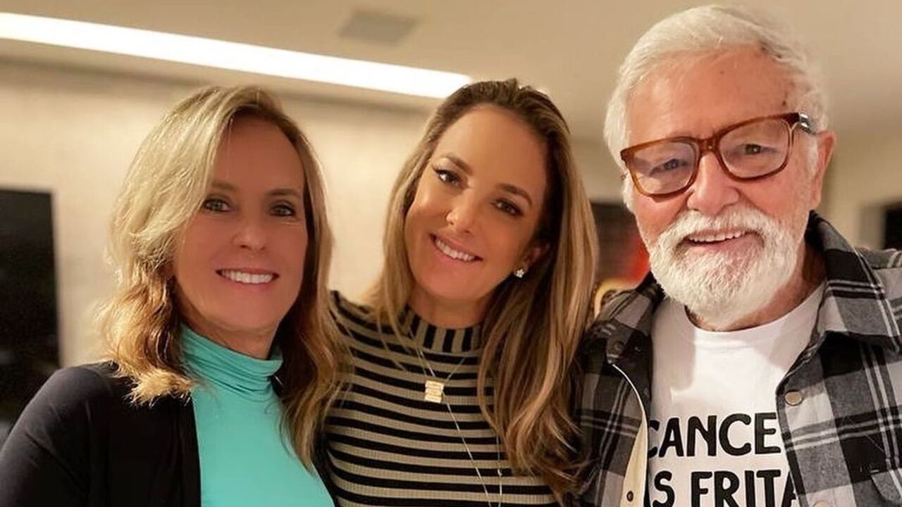 Pais de Ticiane Pinheiro fazem visita especial para as netas: ”Curtiram muito”