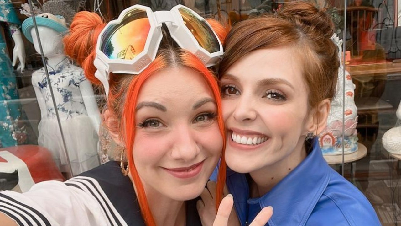 Anos após trabalharem juntas, Titi Müller e Mari Moon se reencontram durante gravação de programa: ”Dupla do pop”
