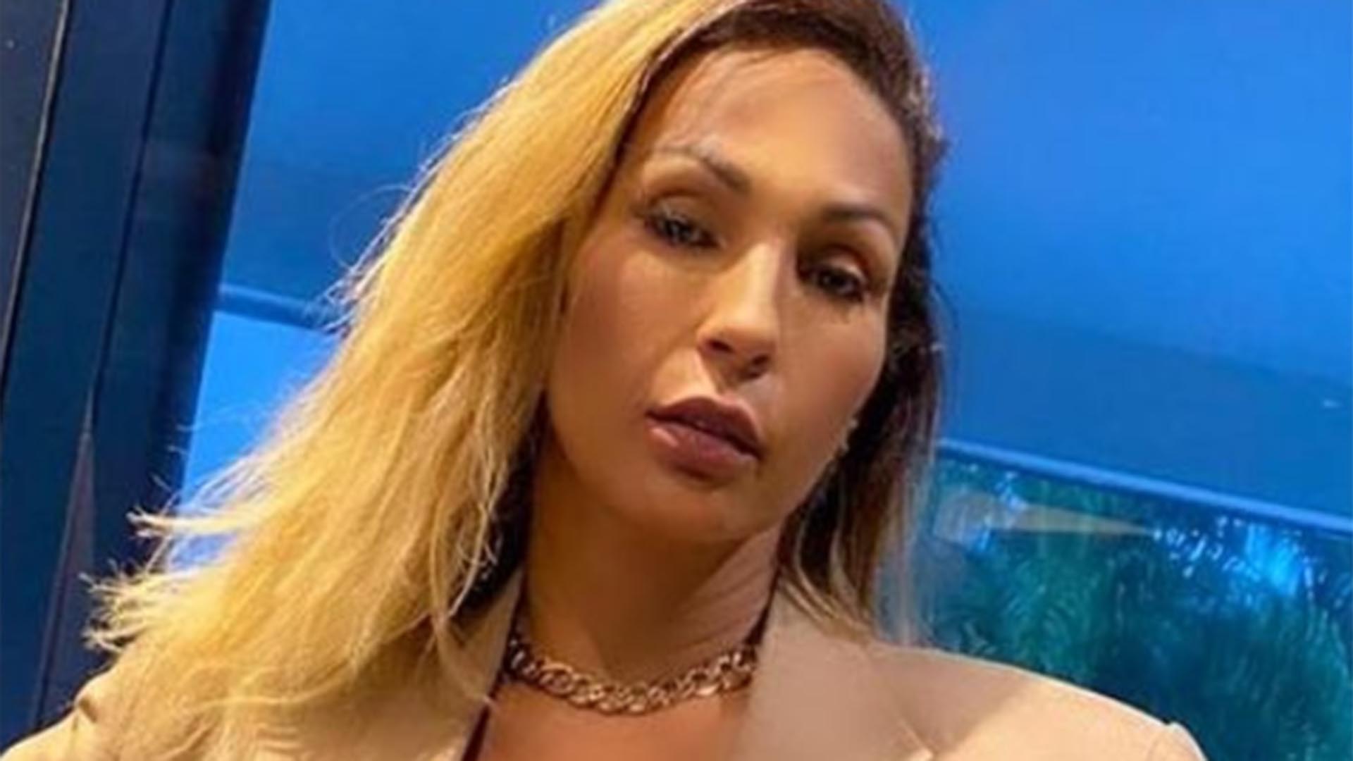 Valesca Popozuda exibe sua beleza real em foto de topless