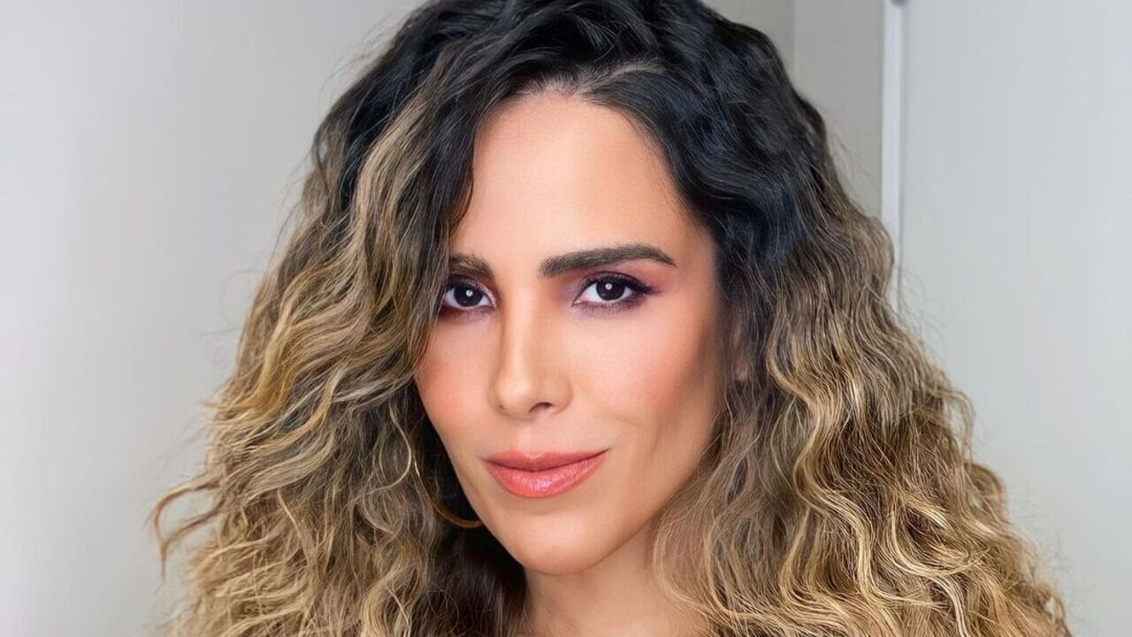 Wanessa Camargo relembra foto do início da carreira: ”Há mais de 20 anos”