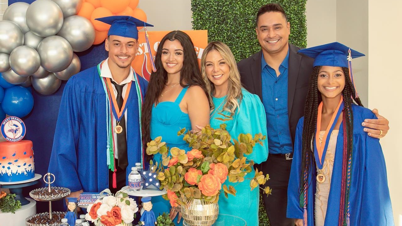 Xanddy comemora formatura do filho, Victor Alexandre: “Orgulho para todos nós”