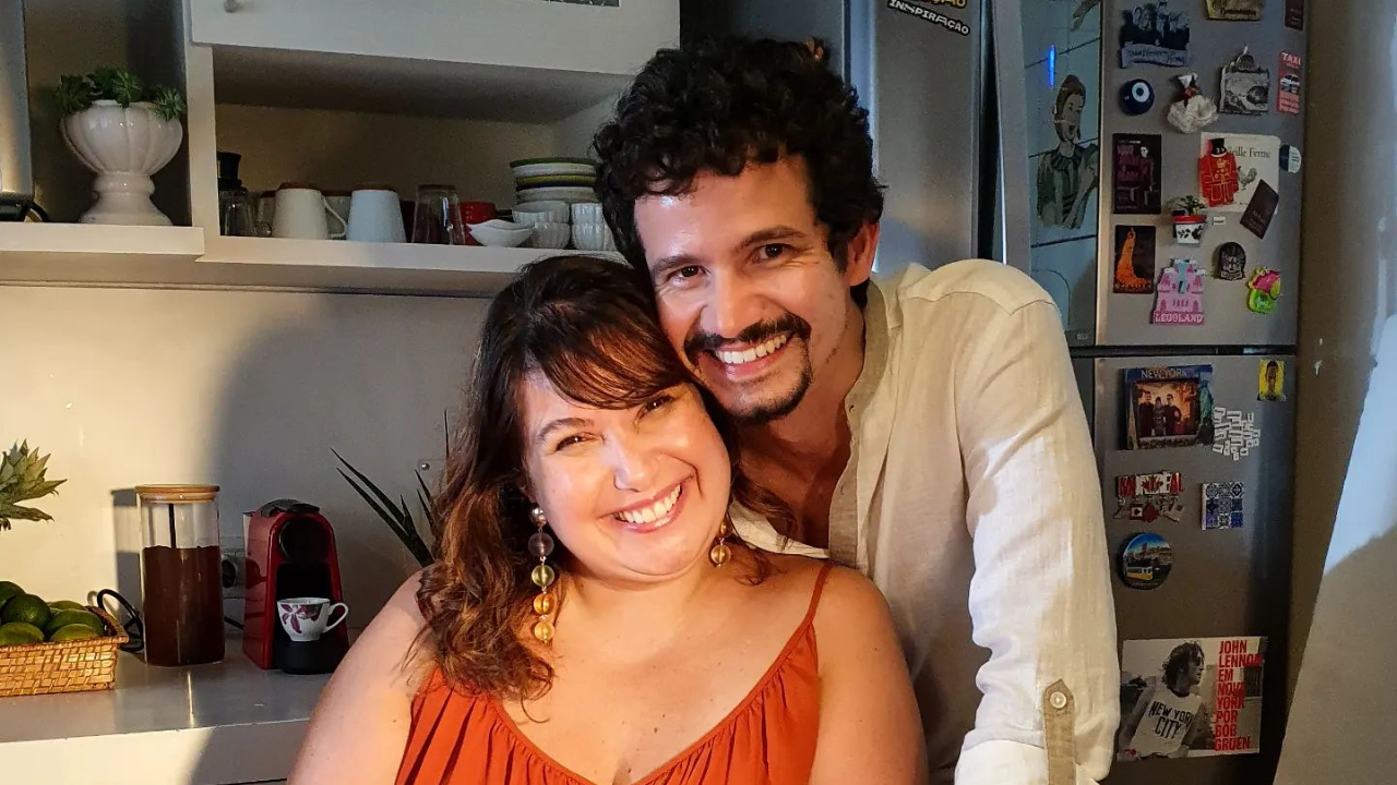 Com covid, Mariana Xavier lamenta por ter que ficar 1 mês longe do namorado: ”Desafio”