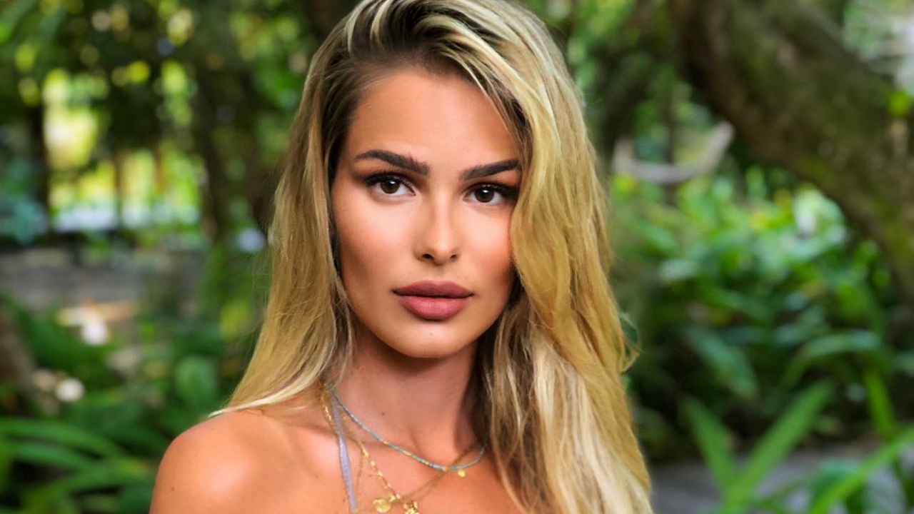 Yasmin Brunet surge de biquíni em vídeo e web dispara: ”A prova que sereias existem”