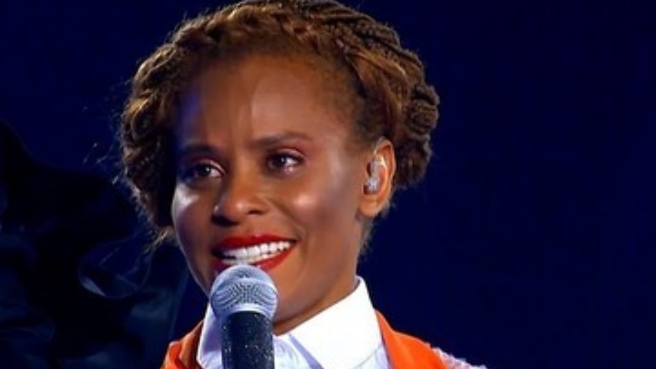 Caranguejo no The Masked Singer BR, Aline Wirley avalia participação: ”Me superei”