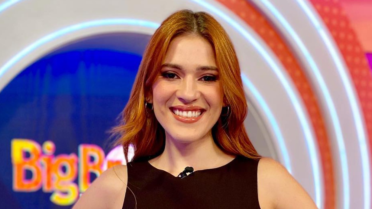 Em meio a rumores de affair com ex-BBB, Ana Clara Lima encanta em clique de biquíni: ”Sereia”