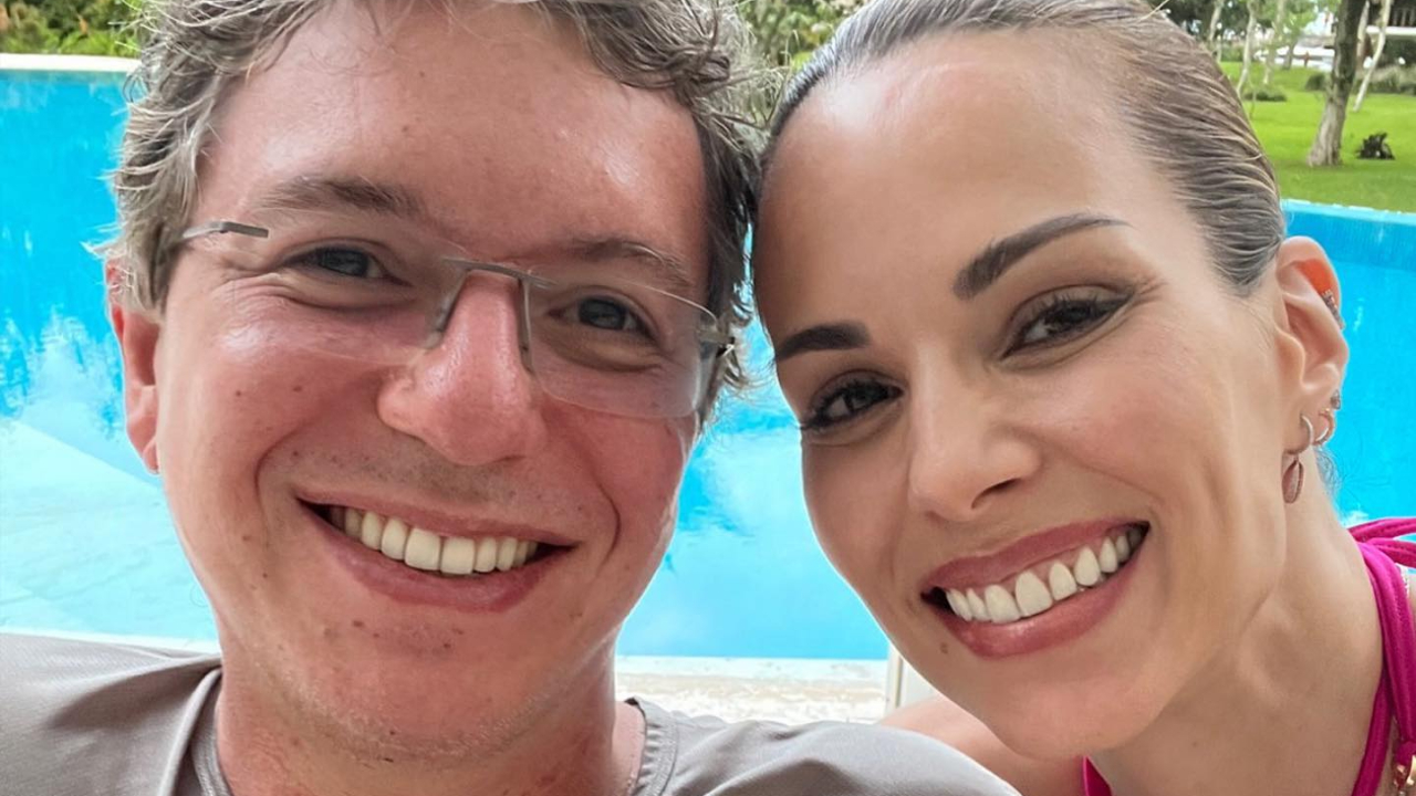 Ana Furtado e Boninho dançam agarradinhos e impressionam os seguidores: ”O ritmo é caliente”