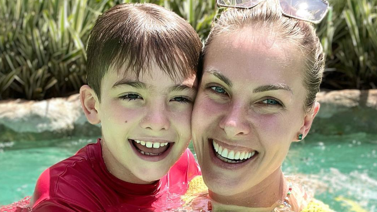 Ana Hickmann comemora o aniversário de 8 anos do filho, Alexandre: ”Meu maior tesouro”