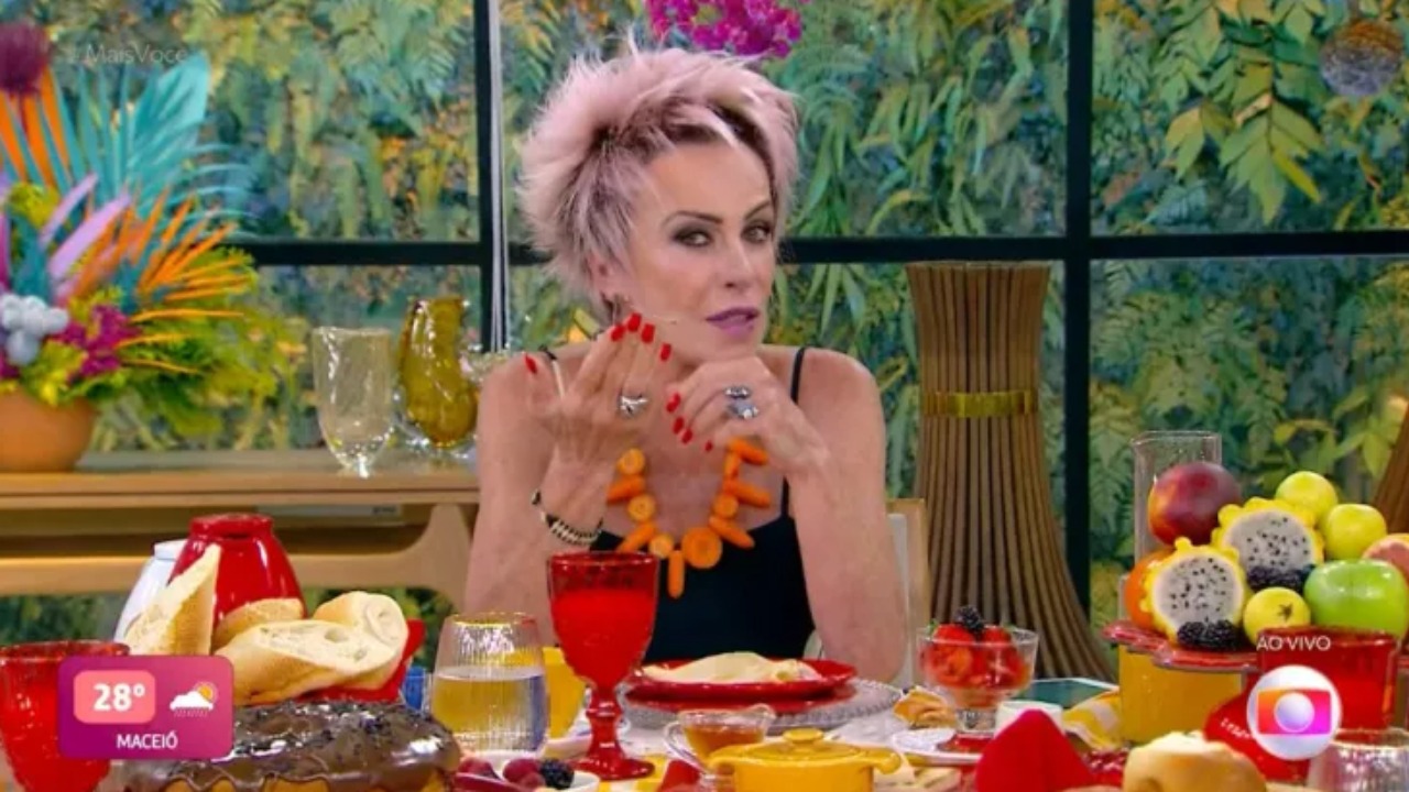 Em protesto contra preços de alimentos, Ana Maria Braga surge com colar de cenoura: ”Valendo uma fortuna”