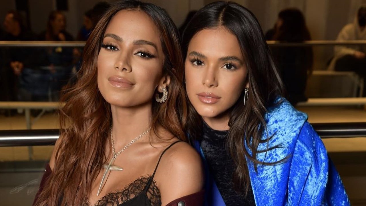 Bruna Marquezine cai em meme e Anitta reage: ”É montagem”