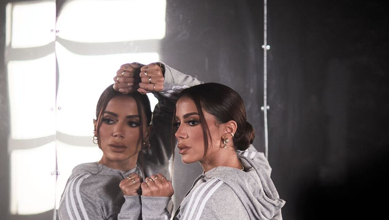 Anitta é a primeira brasileira a entrar no Top 10 de chart global do Spotify com seu hit Envolver