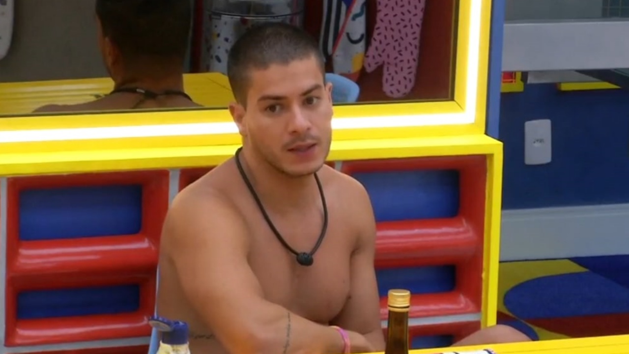 BBB 22: Arthur Aguiar se irrita após Douglas, Scooby e Paulo André desistirem da prova de resistência