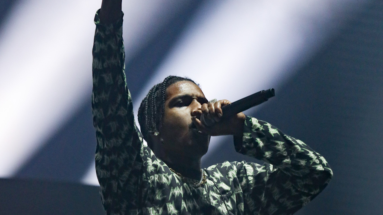 Com Marina Ruy Barbosa, Ludmilla e Manu Gavassi na plateia, A$AP Rocky performa no segundo dia de Lollapalooza
