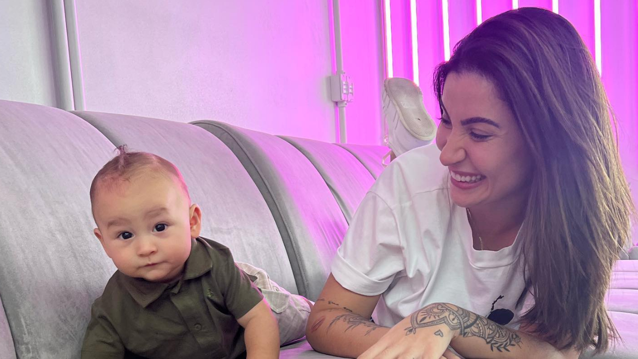 Bianca Andrade publica cliques da visita do filho, Cris, no seu escritório: ”Poderoso chefinho”