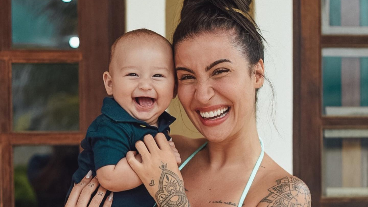 Bianca Andrade aparece com Cris no colo e web reage: ”Cada dia mais parecido com você”