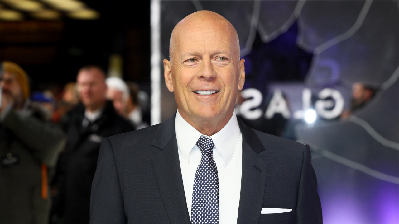 Família de Bruce Willis anuncia aposentadoria do ator após descoberta de doença