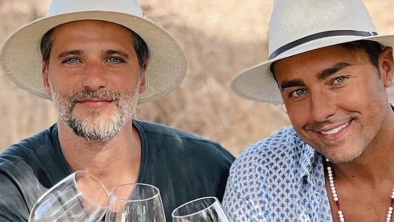 Bruno Gagliasso recebe ajuda de Ricardo Pereira com os cuidados do rancho