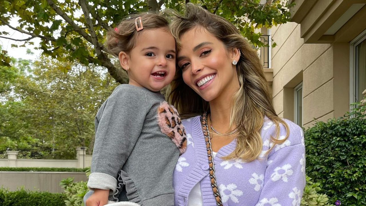 Carol Dias publica linda declaração de amor para a filha, Esther: ”Ela é tudo pra mim”