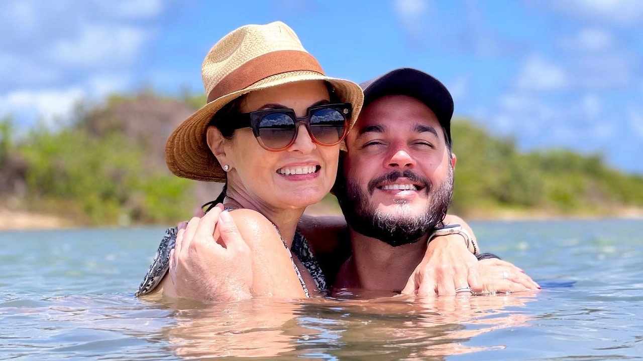 Fátima Bernardes surge em clima de romance ao lado de Túlio Gadêlha: ”Carnaval diferente”