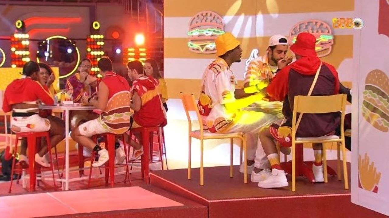 BBB 22: Bexigas coloridas, gira-gira, escorregador e tirolesa; é dia de festa no reality