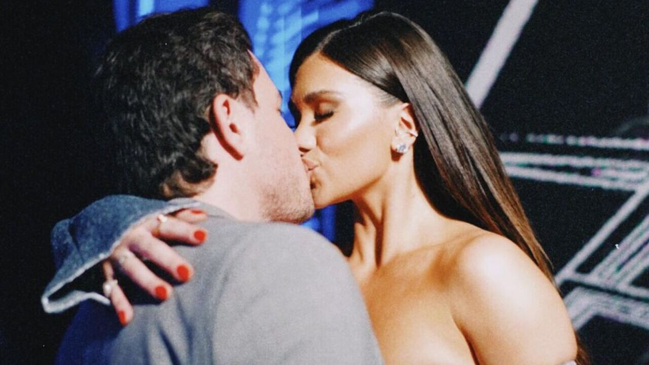 Flavia Pavanelli e Junior Mendonza reatam namoro