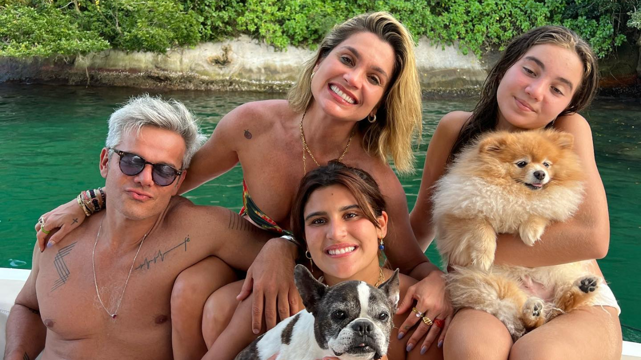 Flávia Alessandra e Otaviano Costa aproveitam feriado com as filhas em meio a natureza